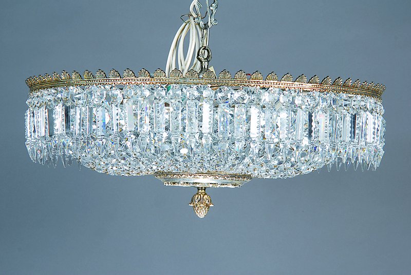 Deckenlampe, Frankreich, 20er Jahre, Messing vernickelt, 6 Brennstellen, feiner Kristallbehang, Elektrifizierung nicht geprüft, lt. Einlieferer ...