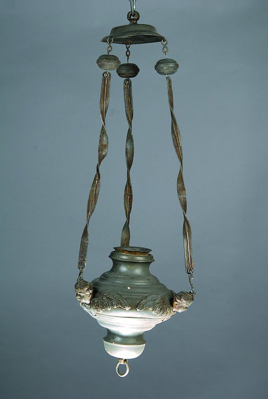 Kirchenlampe "Ewiges Licht", deutsch, um 1770-1810, Zinn, Korpus in sich neunfach geschweift u. gerillt, Aufhängung ebenfalls Zinn mit ...