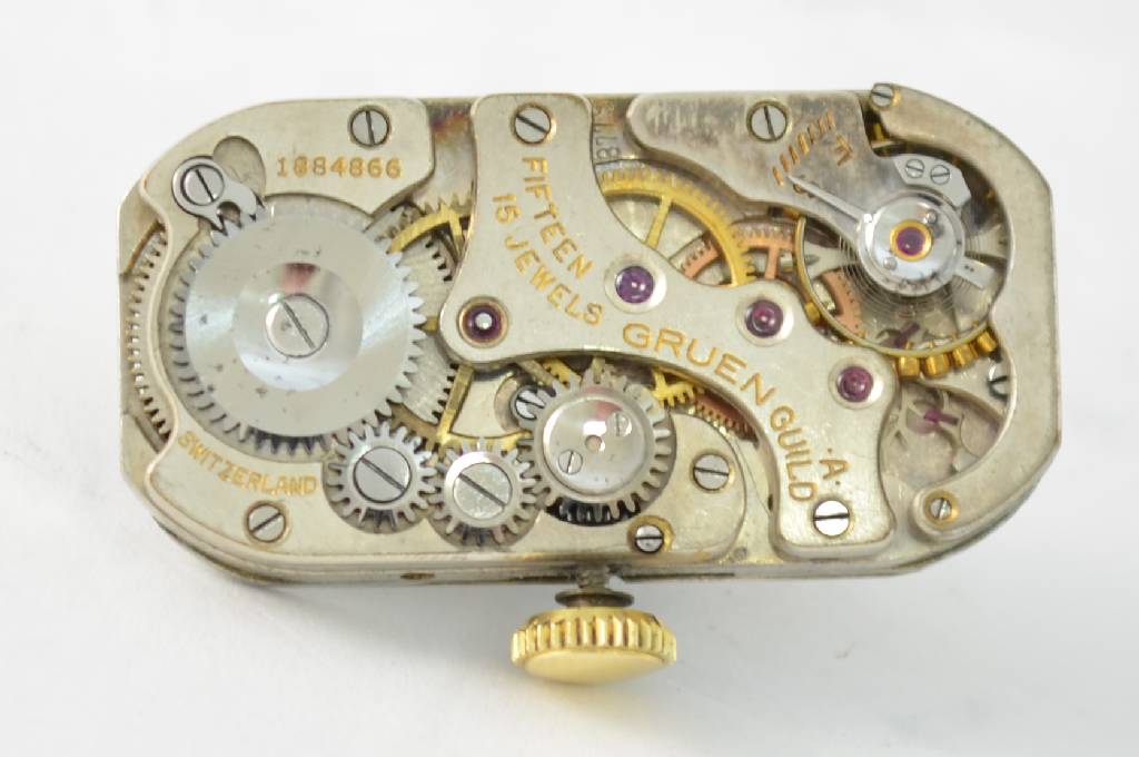 Detail d: ALPINA/GRUEN seltene Herrengoldarmbanduhr sog. Doctors-Watch, Handaufzug, Schweiz für den dtsch. Markt um 1935, GG 585/000, rectangulär, M. ca. 44 ...