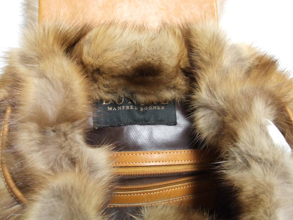 Detail a: Rucksack aus Zobel,BONNIE von MANFRED BOGNER, dunkelbraune Leder-Innenfutter, RV- Innentasche und -Fach, Innnen-Label BONNIE Manfred Bogner, ...