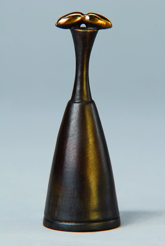 Paul Wunderlich, 1924-2010, Löschhütchen, Bronzeskulptur, signiert und num. 416, H. ca. 9 cm