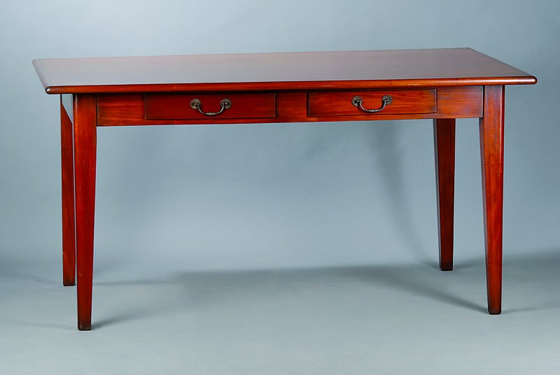 Tisch, 1. Hälfte 20. Jh., Mahagoni, 2-schübig, Bandintarsien, Gebr.-Sp., ca. 76x150x90 cm