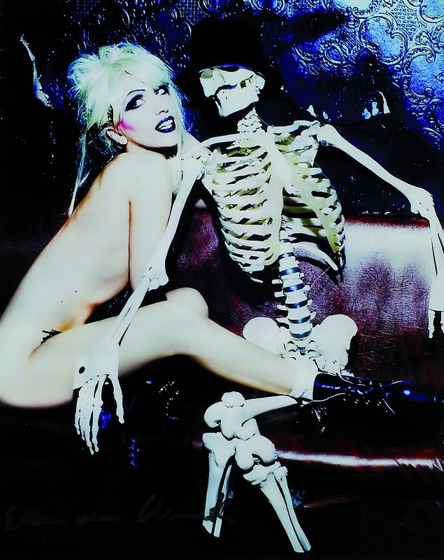 Ellen von Unwerth, geb. 1954, Farbfotografie, Lady Gaga, 2009, handsigniert,ca. 25x20.4 cm