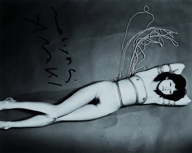 Nobuyoshi Araki, geb. 1940, s/w Fotografie, handsigniert, ca. 25x20.3 cm