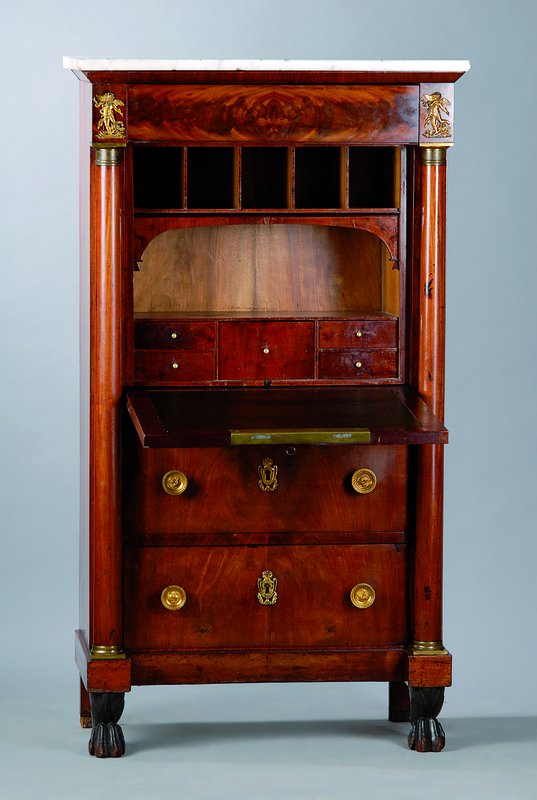 Damensekretär, um 1800, Mahagonifurnier, 2 -schübig, Klappe mit reicher Inneneinrichtung,Kopfschublade, orig. verzierte Bronzebeschläge und ...
