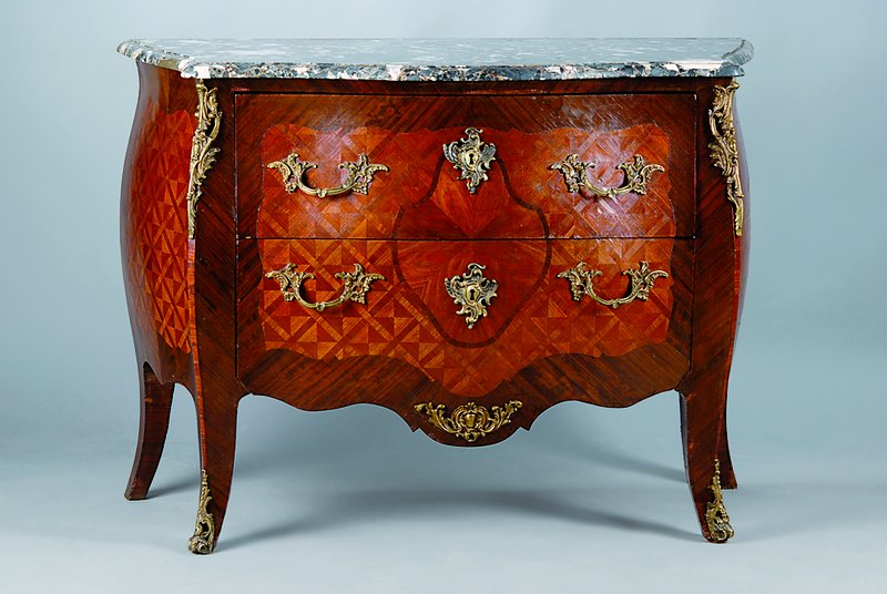 Kommode, Frankreich, um 1880, Barockstil, Nußbaum/Palisanderfurnier, vielfach gespiegelt verlegt, reiche Bandintarsien, aufwendige ...