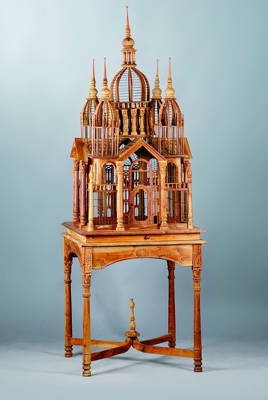 Vogelkäfig, Indien, um 1900, Teakholz, ca. 198x68x68 cm