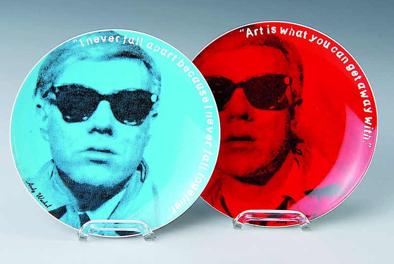 Andy Warhol, 1928-1987, 4 Teller, Rosenthal Studio line, je nummeriert und verso im Druck signiert, I never fall apart because I never fall together, ...