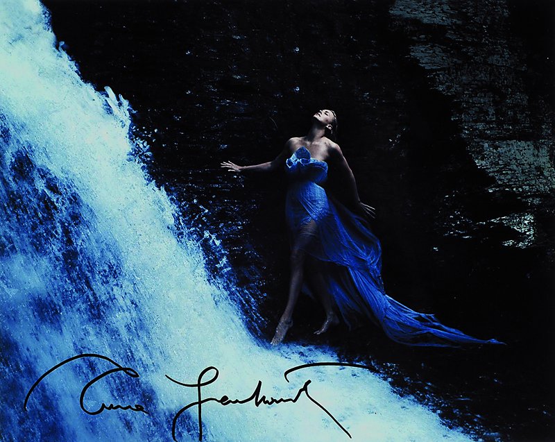 Annie Leibovitz, geb. 1949 Waterbury, Farbfotografie, Charlize theron, Vogue, handsigniert, ca. 20x25 cm