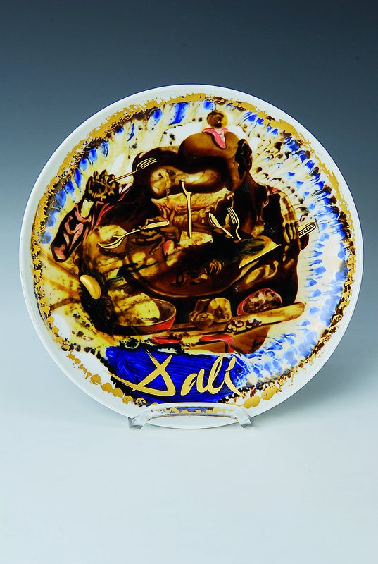 Salvador Dali, 1904-1989, Künstler-Teller, Rosenthal, abstrakte Komposition, rückseitig num. 109/5000, mit Originalverpackung, diese lt. Gebr.sp., ...