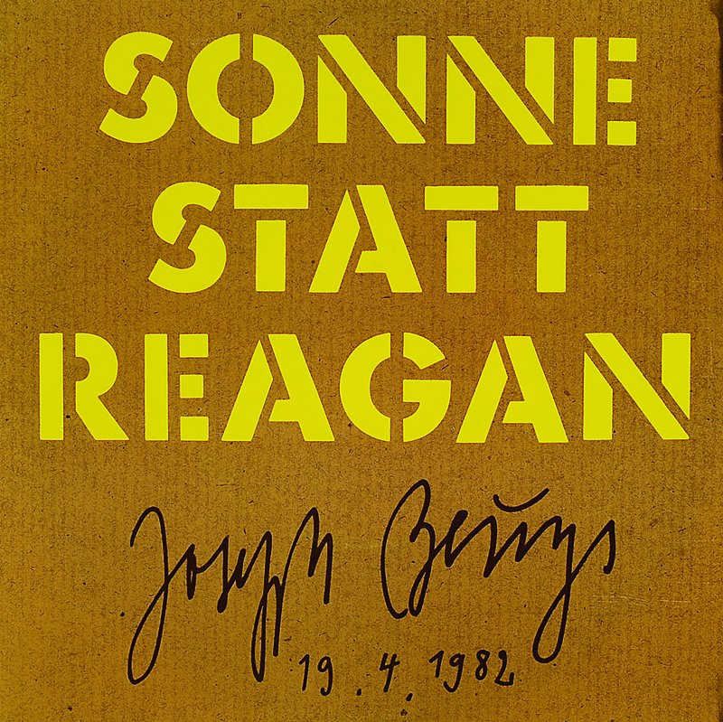 Joseph Beuys, 1921 Krefeld-1986 Düsseldorf, Schallplatte, Sonne statt Reagan, im Druck signiert und datiert 19.4.1982, ca. 18x18 cm