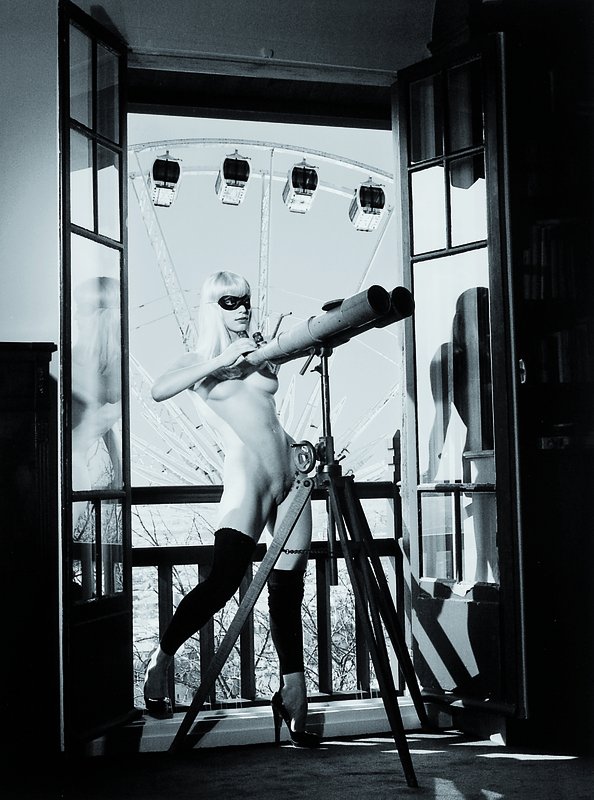 Rheims, Bettina, geb. 1952, Magic City III, s/w Fotografie von 2009, rückseitig handsigniert, Auflage 100 Exempl., ca. 40x30cm