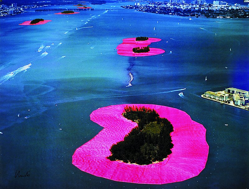 Christo, geb. 1935 Gabrowo, Surrounded Islands, Farboffset, unten links handsigniert,ca. 64x84 cm