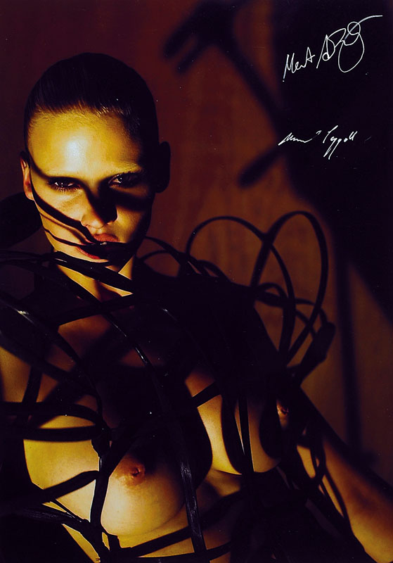 Mert Alas & Marcus Piggott, Farbfotografie auf Fujicolor Professional Paper, handsigniert, ca. 29,5x21 cm