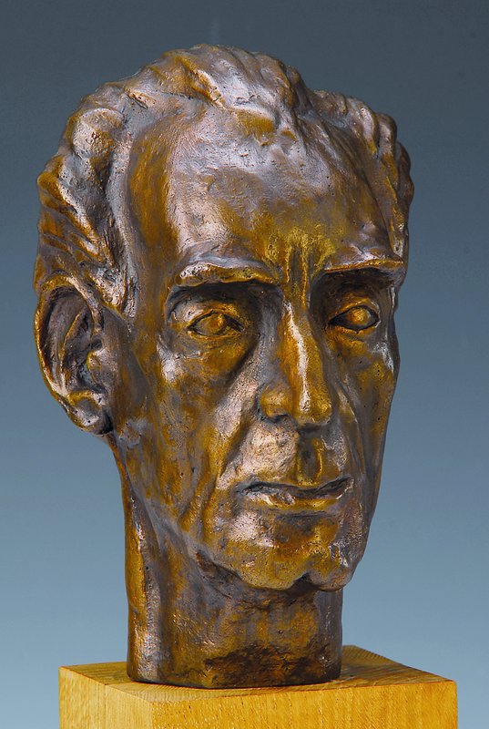 Paloma Varga Weisz, geb. 1966, Bronzeguß, Kopf des Vaters Ferenc Varga (1906-1989), eines ungarisch-französischen Künstlers, der mit Jean Cocteau ...
