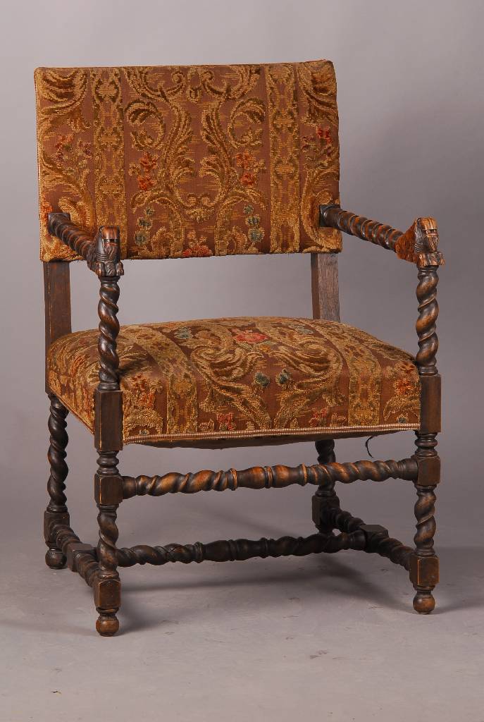 Armlehnstuhl, um 1880, Nussbaum massiv, Polsterung im Sitz und Rückenist zu erneuern, starke Gebr.-Sp., ca. 91x59x54 cm, Armlehnen mit Fabelwesen- ...