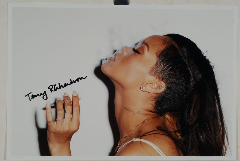 Terry Richardson, geb. 1965 New York, Farbfotografie, Rihanna, handsigniert, ca. 20x30 cm