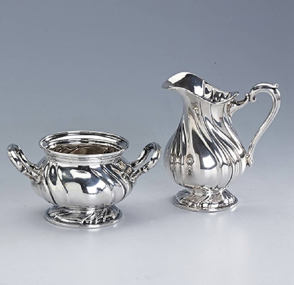 Sahnekännchen und Zuckerschale, 800er Silber, deutsch, Gebr. Deyhle/Schwäbisch Gmünd, bauchige Form, im Barockstil, Sahnekännchen H.ca. 10 cm, ...