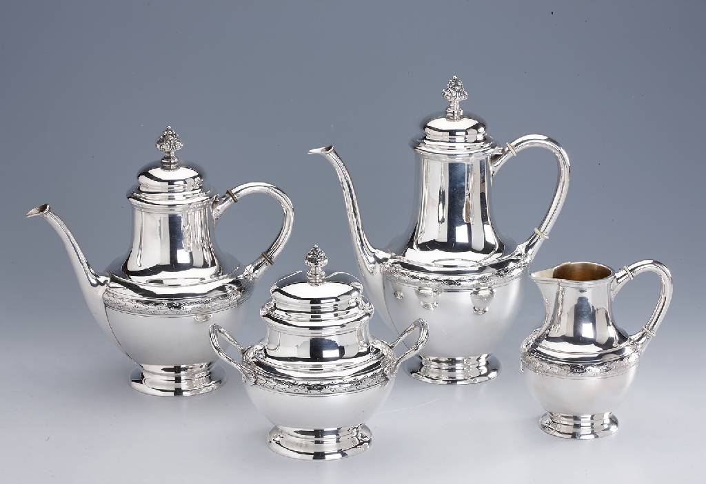 4-teiliges Kaffee-/Teeservice, 800er Silber, Belgien, Meistermarke Wolfers, best. aus: Teekanne, H. ca. 22 cm, Kaffeekanne, H. ca. 25cm, ...