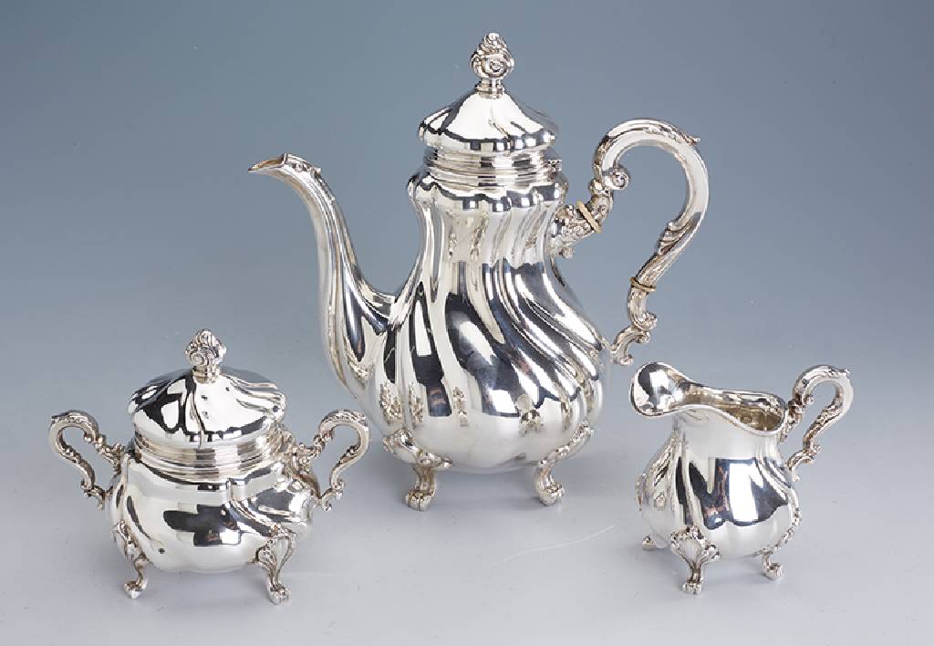3-tlg. Kaffeeservice, 830er Silber, deutsch, "Dresdner Barock", Gebr. Deyhle, Schwäbisch Gmünd, best. aus: Kaffeekanne, Deckel mit ...