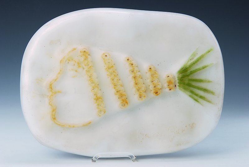 Paloma Picasso, geb. 1949, Pineapple Girl, schwere Glasarbeit der Firma Daum in Nancy, pate-de-verre mit opak-weißen und gelben Einpuderungen, ...