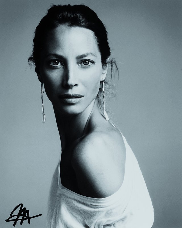 Inez van Lamsweerde, geb. 1963, Christy Turlington, s/w Fotografie, handsigniert, ca. 25x20 cm