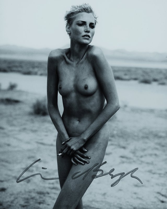 Peter Lindbergh, geb. 1944, Nadja Auermann, s/w Fotografie auf Fujicolor Crystal Archive Paper, handsigniert, ca. 25x20 cm