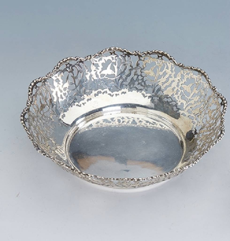 Anbietschale, deutsch um 1900, 800er Silber, Vertreiber Th. Müller, Weimar, Handarbeit, Rand mit Durchbrucharbeit, ausgesägte Vögel und ...