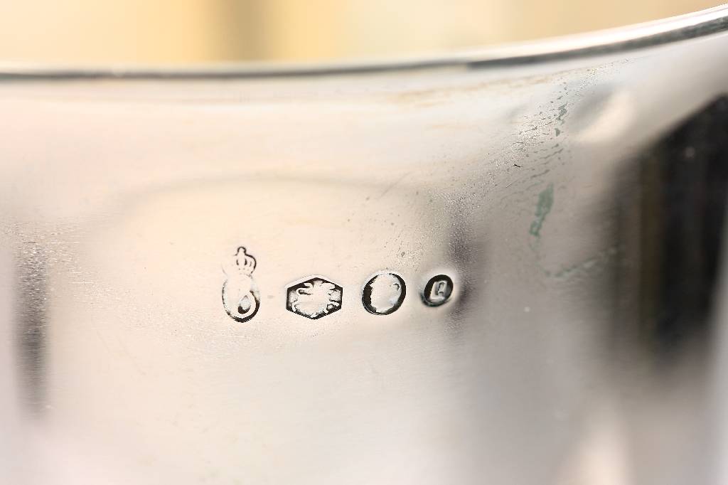 Detail a: Art-Deco-Vase, 833er Silber und Elfenbein, Niederlande 1951, selten im Angebot, sammelw., H ca. 18.5 cm, ca. 315 g, leicht inegal
