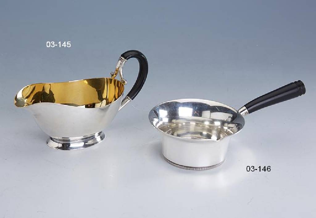 Art-Deco-Butterpfännchen, Dänemark, Kopenhagen1945, 830er Silber, Meistermarke Grann & Laglye, Rillendekor, Holzgriff schwarz gelackt, ca. 115 g, ...