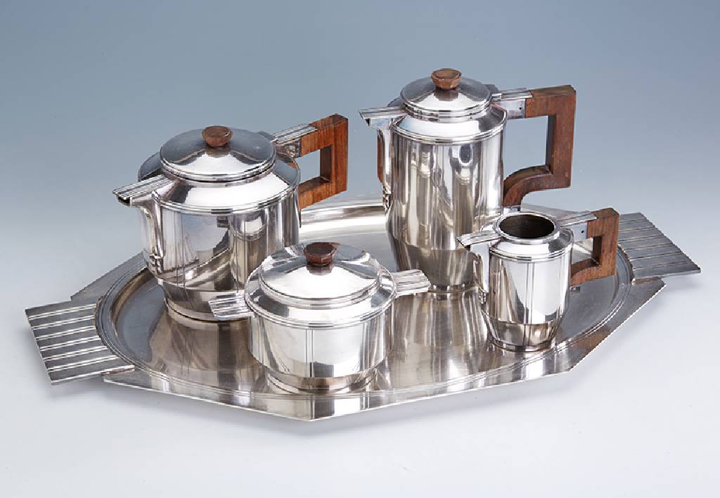 5-tlg. Kaffee- und Teeservice, Frankreich, Paris um 1930/35, Metall versilbert, Meistermarke wohl Berger/Paris, reines Art-Deco, gerieft, ...