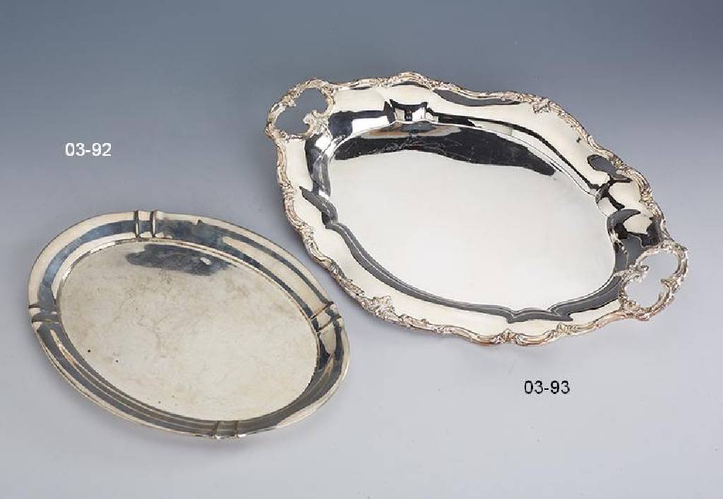 Ovales Tablett, 800er Silber, um 1930, ca. 340 g, glatte Form, Rand gewellt, ca. 30 x 21 cm