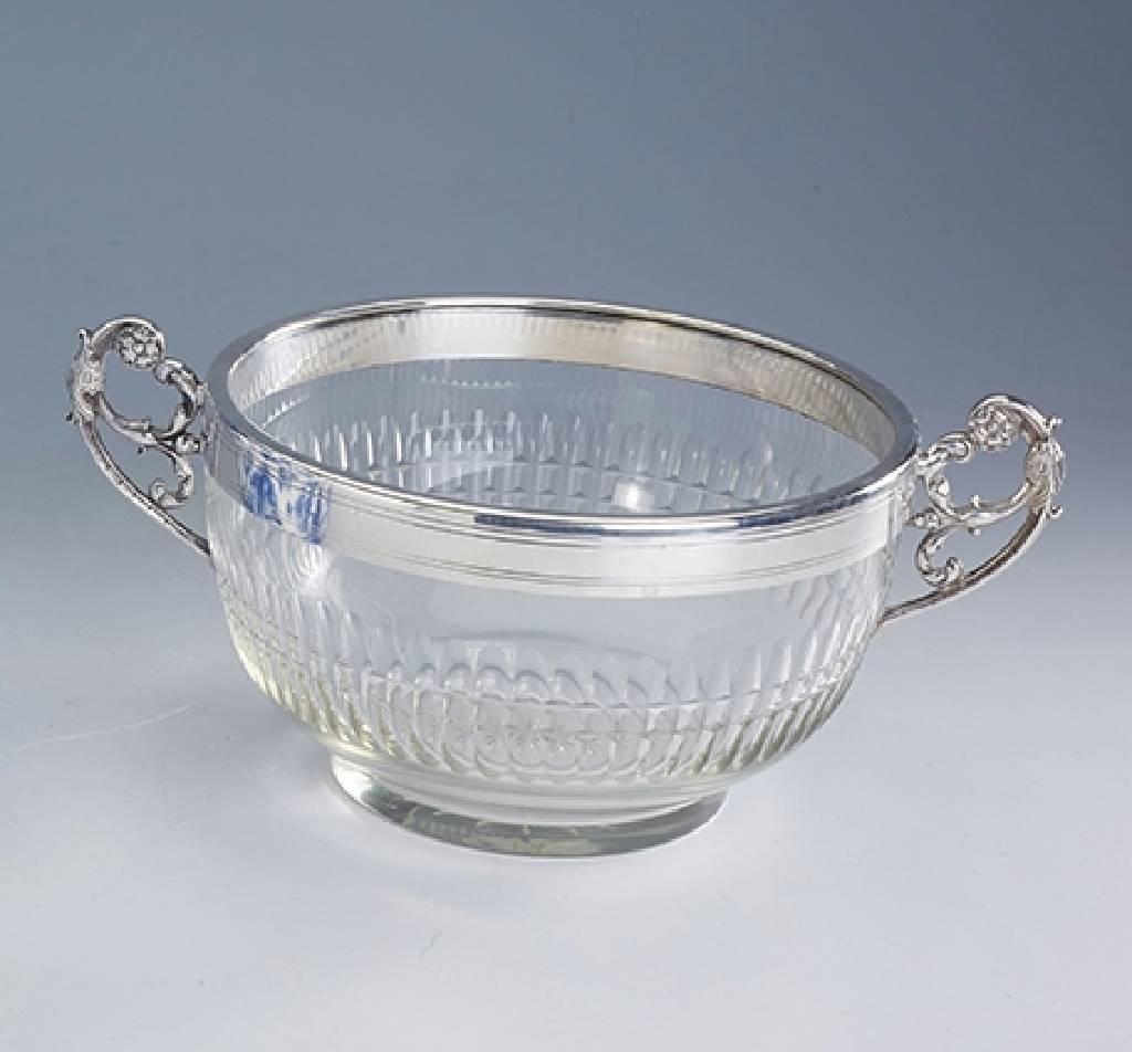 Henkel-Anbietschale, WMF, um 1900, Metall vers., Kristallglas geschnitten, geschliffen und poliert, Boden mit sternförm. Gravur, Henkel floral ...