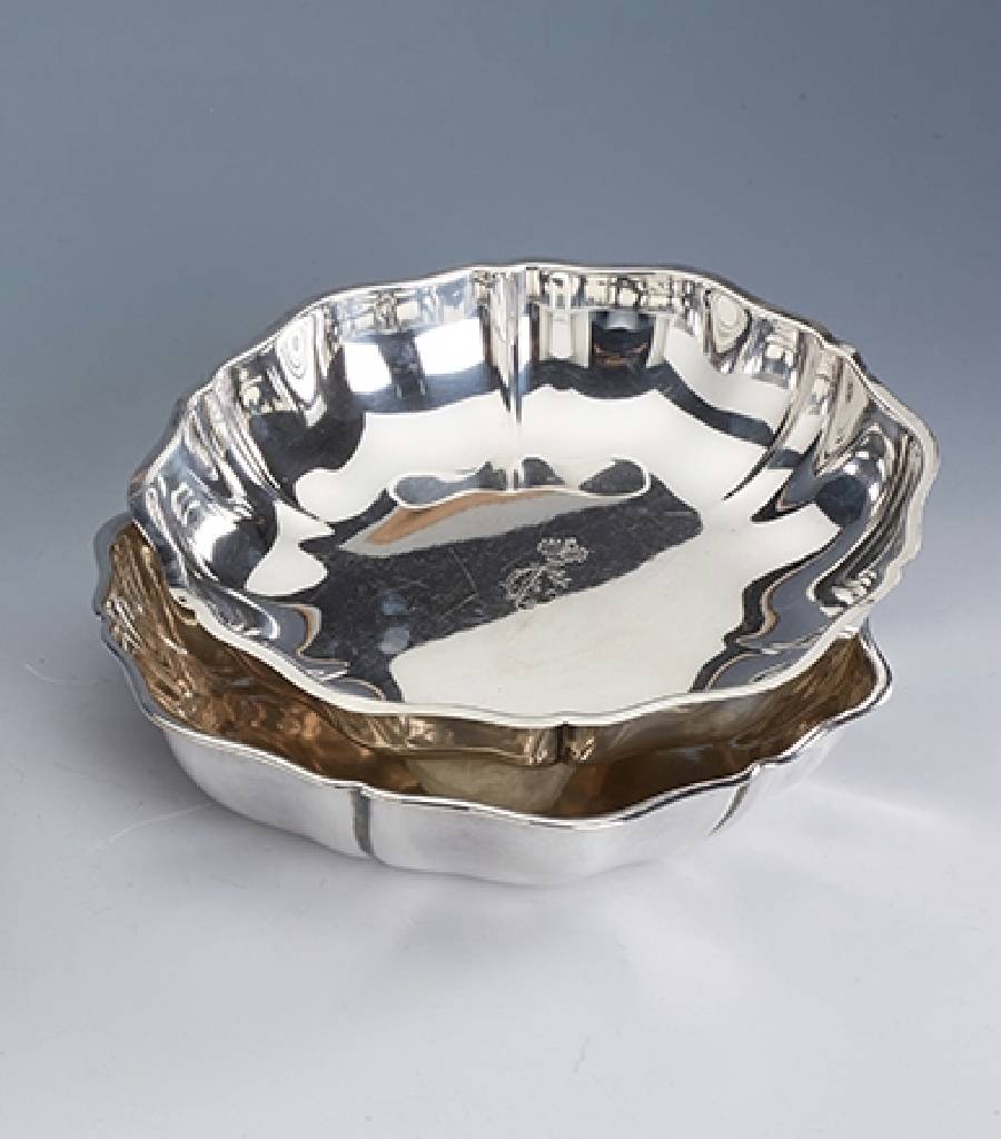 Schalenpaar, Wilkens Bremen, um 1910, 830er und 835er Silber, 1 x Bes.-Monogr. einerkönigl. Hoheit CF, zus. ca. 730 g, Barockstil,leicht ...