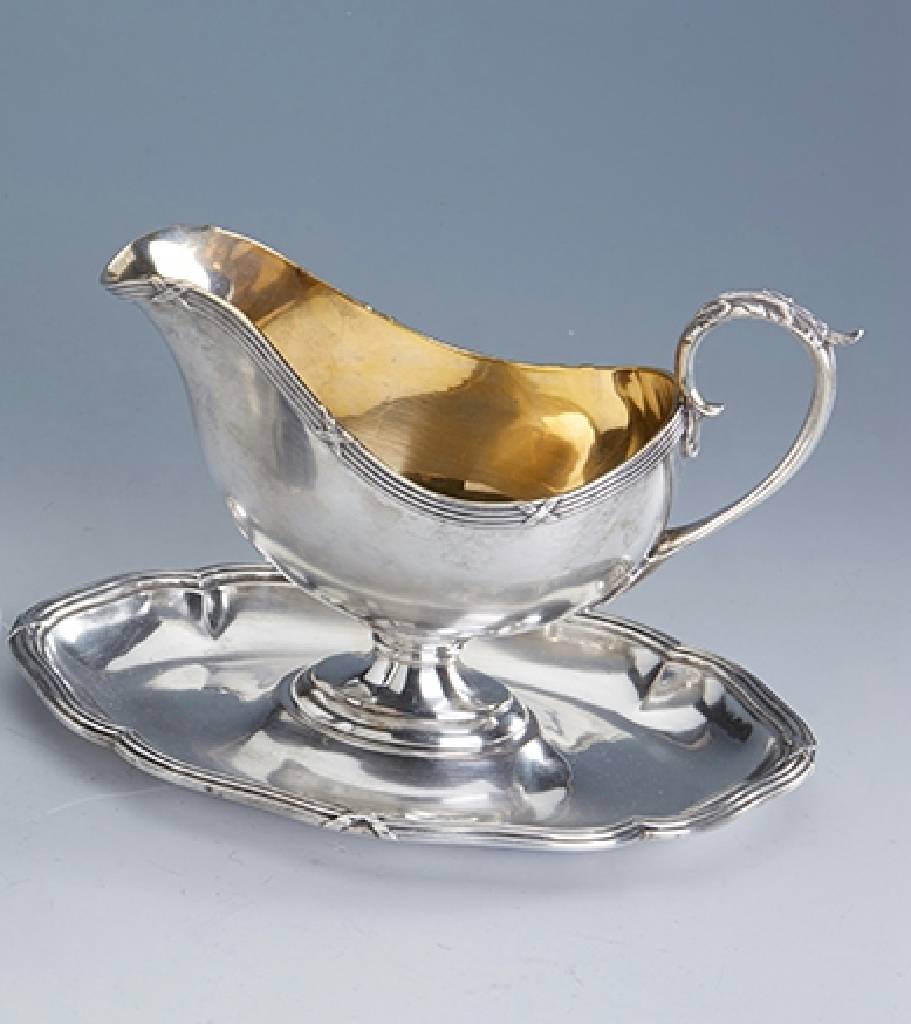 Sauciere, 800er Silber, deutsch um 1900, Wilkens/Bremen, Innenverg., Rand gerippt mit Kreuzbandverz., ca. 585 g, L. ca. 22.5 cm, H. ca. 14 cm, ...