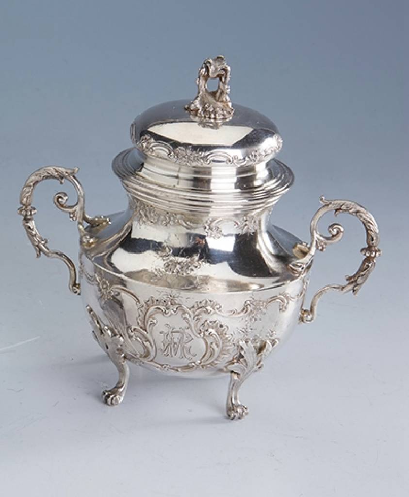 Zuckerdose, 950er Silber, Paris um 1900, Barockstil, Meistermarke CD mit Fuchs unged., innenvergoldet, auf 4 Füßen stehend, abstr.- floral ...