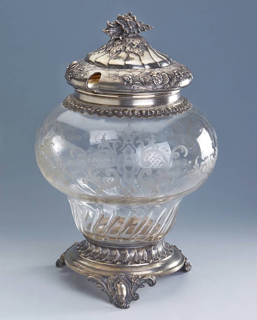 Bowlegefäß, 800er Silber, deutsch um 1880, Bruckmann & Söhne, reiner Historizismus, partiell nachgestochen, in sich goudroniert, Glaskörper in ...