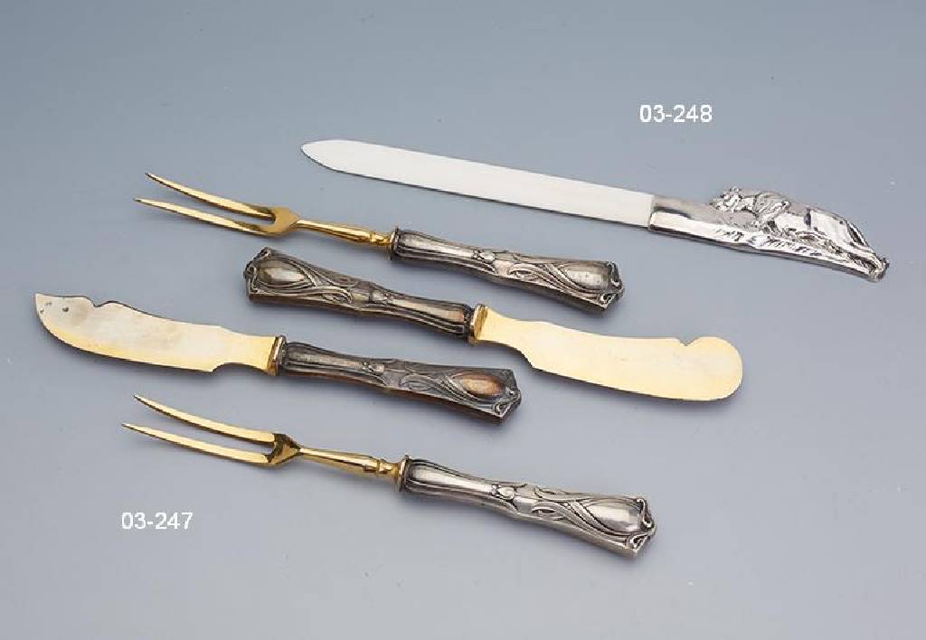 4-teiliges Vorlegebesteck, um 1900, 800er Silber, best. aus: 1 Buttermesser, 1 Käsemesser, 2 Wurstgabeln, floraler Jugendstil, Griffe gefüllt, ...