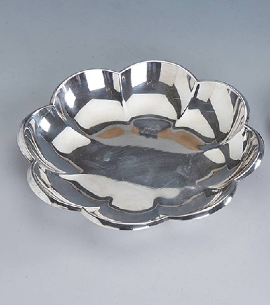Anbietschale, 925er Silber, Wilkens/Bremen, gebogte Ränder, ca. 223 g, D. ca. 20 cm