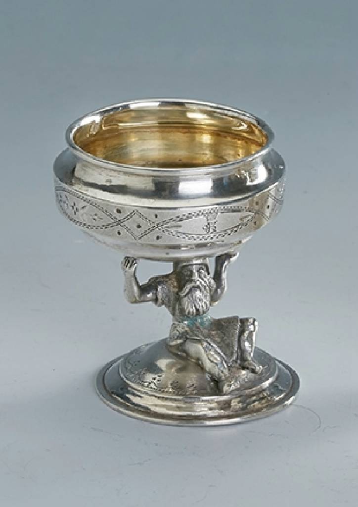 Salzgefäß, Österreich nach 1867, Silber, Zwischenteil in Form eines vollplastischen Zwerges, feine Ausarbeitung, z.T. graviert, H ca. 6 cm, ...