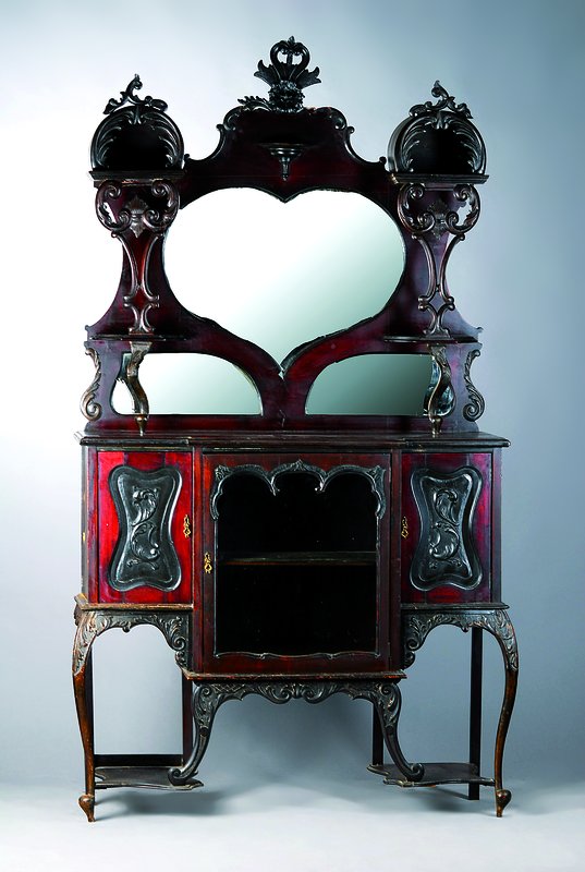 Vitrinenaufsatzmöbel, England um 1880/90, ausgewähltes Palisanderholz, Korpus Urwaldholz, im Barockstil durchgestaltet, 3 Schrankteile, mittig ...
