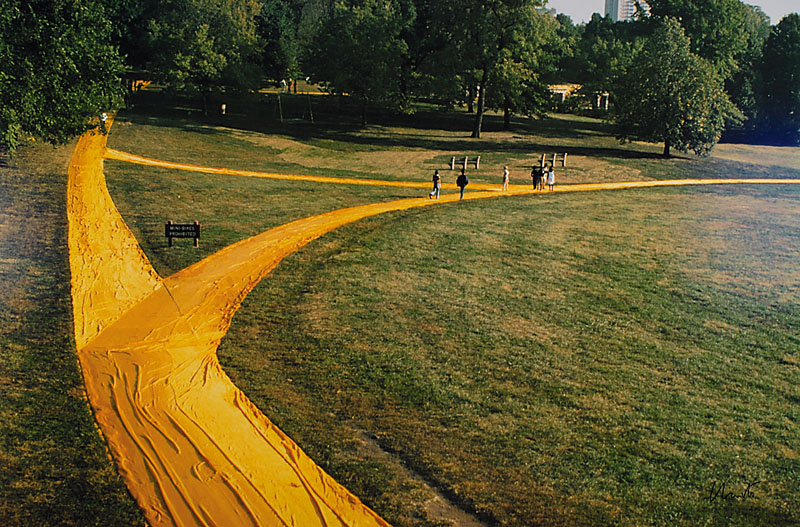 Christo, geb. 1935, "Wrapped Walk Ways", Farboffset auf dickem Papier, handsigniert, ca. 64x95 cm