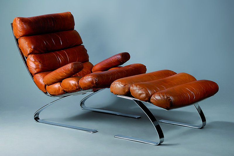 "Sinus"- Sessel mit Ottoman (Hocker), Entwurf 1976, Künstler: Adolf Reinhold; Schröpfer, Hanz-Jürgen, Hersteller: Cor Sitzmöbel, ...