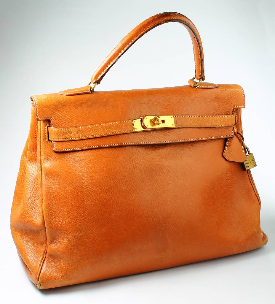Detail c: HERMES Kelly Bag "35 Gold Togo Leather", sattelbraunes Leder, Beschläge und Monturen Metall verg., Schulter- und Trageriemen ...