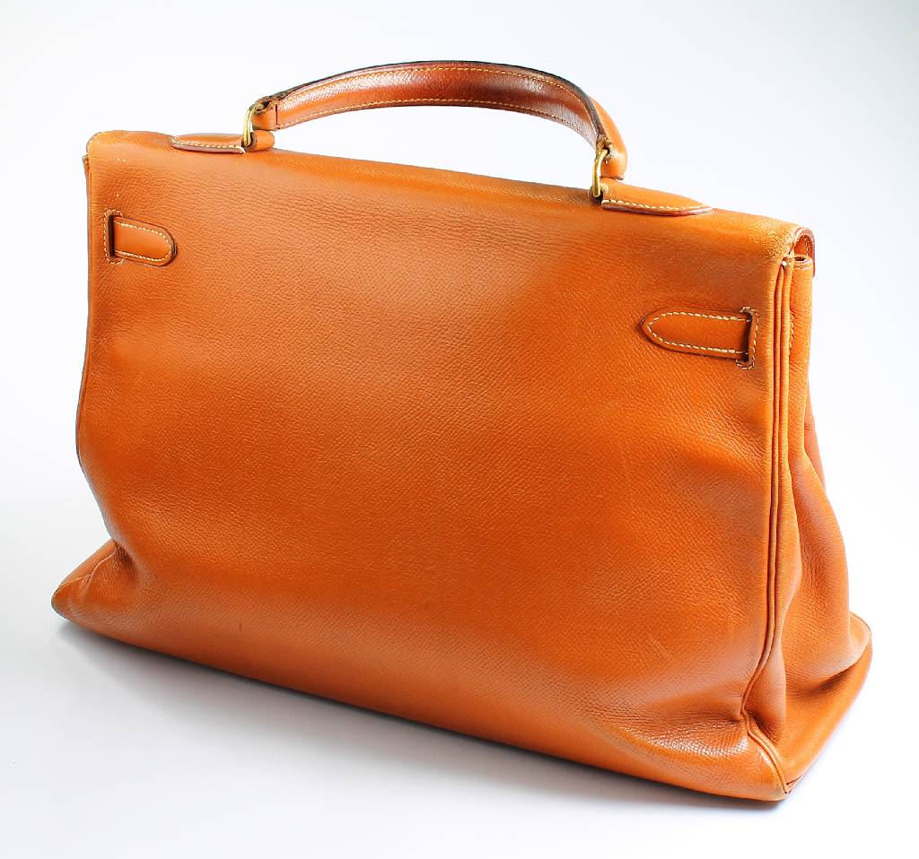 Detail d: HERMES Kelly Bag "35 Gold Togo Leather", sattelbraunes Leder, Beschläge und Monturen Metall verg., Schulter- und Trageriemen ...