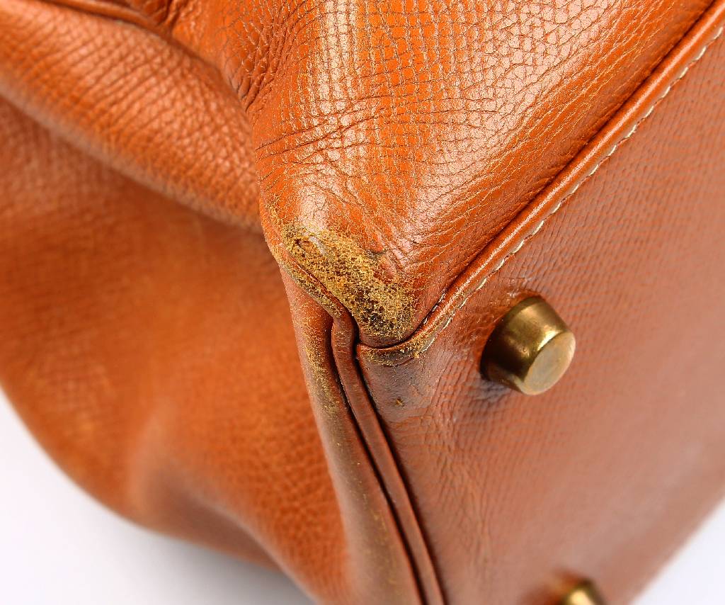 Detail h: HERMES Kelly Bag "35 Gold Togo Leather", sattelbraunes Leder, Beschläge und Monturen Metall verg., Schulter- und Trageriemen ...