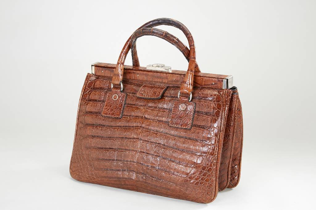 JAGUAR Handtasche, Krokodilleder, Farbe Braun, 2 Tragegriffe, ca. 34 x 26 cm, Gebr.-Spuren, bitte beachten Sie die jeweiligen Einfuhrbestimmungen ...
