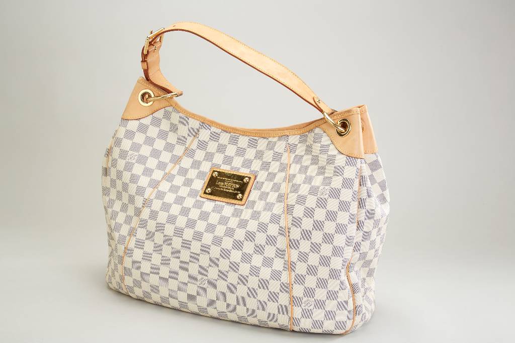 LOUIS VUITTON Umhängetasche, Damier Azur, großes Innenfach für einfaches Auffinden, Handyfach, helles Innenfutter, Tragehenkel, min. Gebr.-Sp., ...