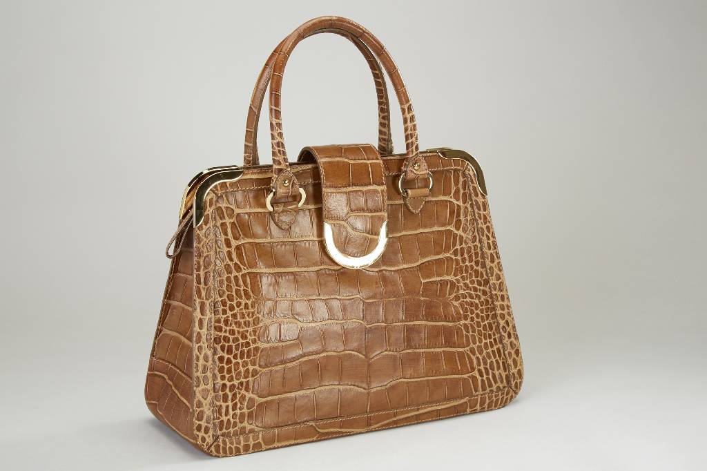 AIGNER Handtasche, hellbraunes Leder in Krokoprägung, Monturen Metall verg., 2 Tragehenkel, Hauptfach mit Reißverschluß, innen beigefarbener ...