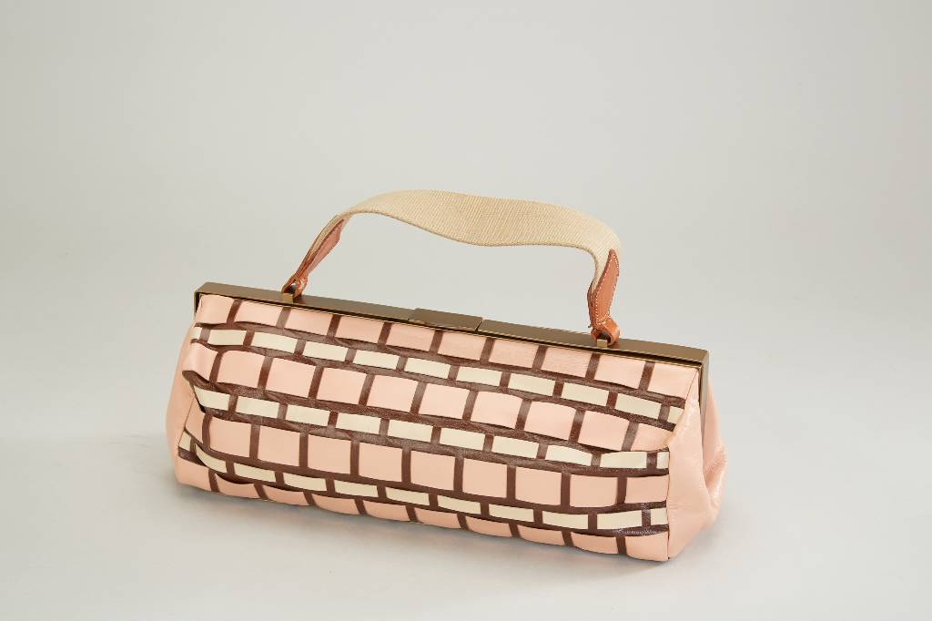 Miu Miu-Handtasche, rosa, beige und braunes Leder, geflochtene Optik, braune Inneneinrichtung, seitl. Innentasche mit Reißverschluß, Trageriemen, ...